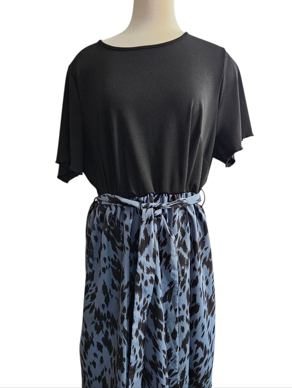 Cute SHEIN Curve Midi Dress Black Top with Blue & Black Animal Print Skirt 4X